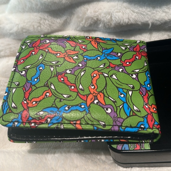 NWT Buckle Down Bi-Fold Wallet with Credit Cards, ID and Bill Slots. - Picture 6 of 7